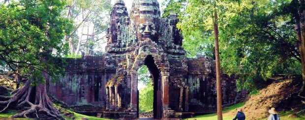 ankor thom cambodia tour